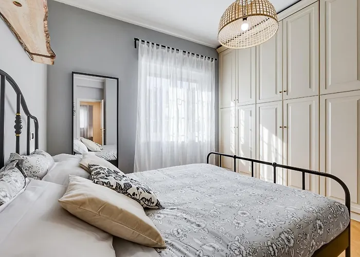 Bmga L Incredible 3bdr With Balcony In Center * Roma
