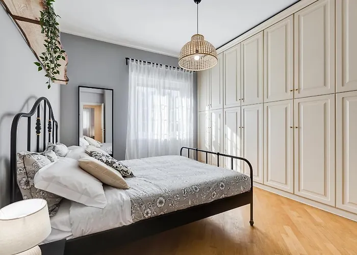 Appartamento Bmga L Incredible 3bdr With Balcony In Center