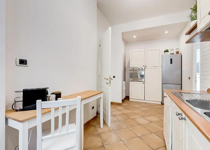 Bmga L Incredible 3bdr With Balcony In Center Roma